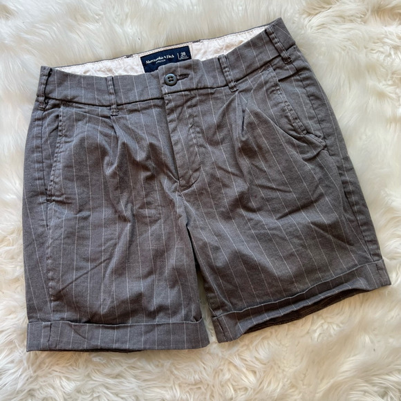 Abercrombie & Fitch Shorts Abercrombie Fitch Womens Chinos Shorts Gray White Stripe Stretch